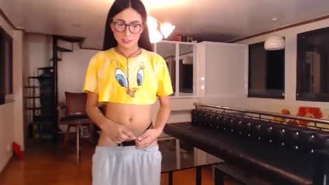 gleiahong online show from September 2025 12:07:01 PM