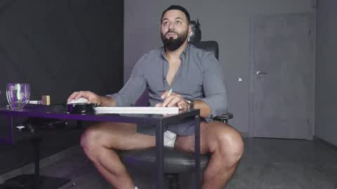 Matthew .. for short call me Matt online show from October 2025 07:44:02 PM