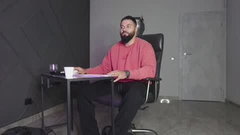 Matthew .. for short call me Matt online show from October 2025 10:54:02 PM