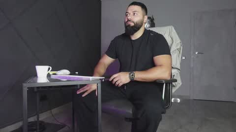 Matthew .. for short call me Matt online show from November 2025 01:29:02 AM