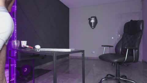 Matthew .. for short call me Matt online show from November 2025 06:12:01 PM