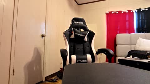 glomightyj online show from February 2026 08:45:01 PM