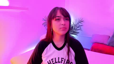 Mimi online show from January 2026 07:17:01 PM