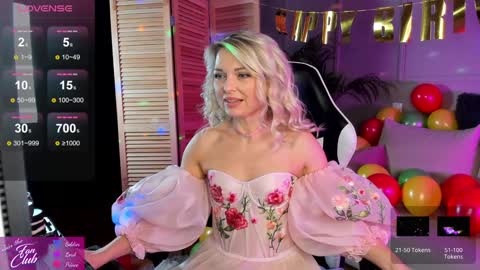 Snapshot of gloria_lovely chatting on December 2024 11:00:01 AM Gloria online show from December 2024 11:00:01 AM