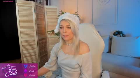 Snapshot of gloria_lovely chatting on December 2024 10:53:02 AM Gloria online show from December 2024 10:53:02 AM