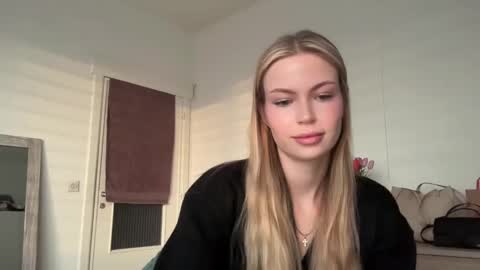 glow_angel online show from January 2025 04:01:01 PM