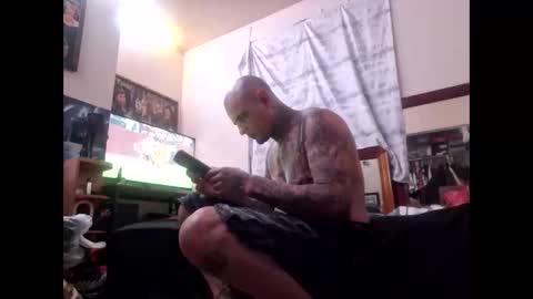 gnasty83 online show from December 2025 04:06:01 AM