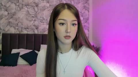 Lina online show from October 2025 08:48:02 AM