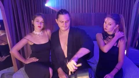   330 UTC2 girls   online show from February 2026 05:12:01 AM