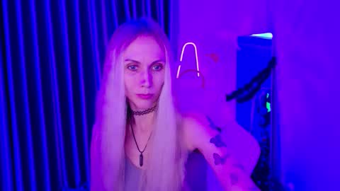 Katarina online show from December 2025 12:10:02 PM