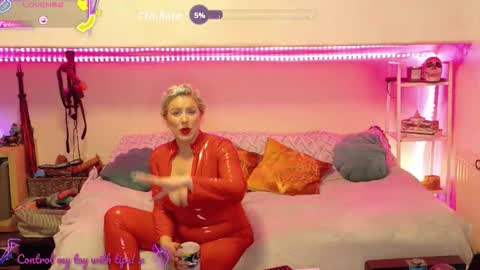 Snapshot of goddessalimony chatting on October 2025 02:08:02 AM Goddess Alimony online show from October 2025 02:08:02 AM