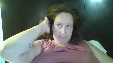 Snapshot of goddessmilfcrysyal chatting on April 2026 12:34:01 AM Crystal online show from April 2026 12:34:01 AM