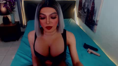 Snapshot of goddessselfsucker chatting on February 2026 06:18:02 AM Lucy Pearl online show from February 2026 06:18:02 AM