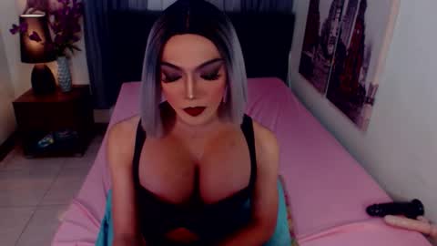 Snapshot of goddessselfsucker chatting on March 2026 06:30:02 AM Lucy Pearl online show from March 2026 06:30:02 AM