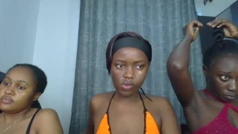 Snapshot of godess_lunah chatting on June 2026 05:17:02 AM godess_lunah online show from June 2026 05:17:02 AM