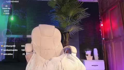 HUAN online show from February 2025 01:58:02 AM