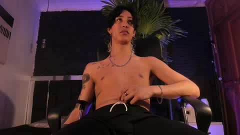 HUAN online show from February 2025 04:10:02 AM