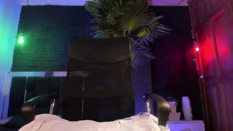 HUAN online show from March 2025 11:33:01 AM