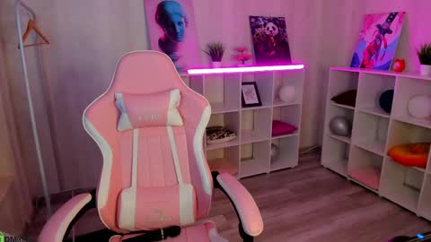 Violla online show from April 2026 09:34:01 AM