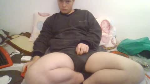 goldenboy207 online show from December 2025 01:28:01 PM