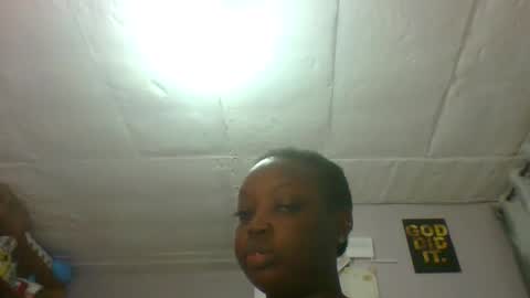 Snapshot of goldencurves_bunny chatting on May 2026 08:30:01 AM Bella online show from May 2026 08:30:01 AM