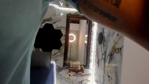 Snapshot of goldendesirexx_ chatting on June 2026 06:01:01 PM Golden online show from June 2026 06:01:01 PM
