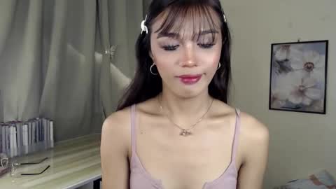 Lily is Gold online show from November 2025 05:29:02 AM