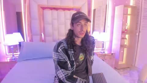 Snapshot of goldentemptation_ chatting on July 2026 07:28:02 PM goldentemptation_ online show from July 2026 07:28:02 PM