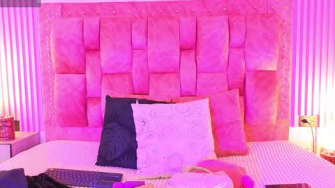 Snapshot of goldilockss15 chatting on October 2025 03:14:02 AM goldilockss15 online show from October 2025 03:14:02 AM