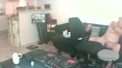Snapshot of goldyguy011 chatting on June 2026 11:07:02 PM goldyguy011 online show from June 2026 11:07:02 PM