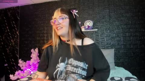 Snapshot of gomory_kitty chatting on April 2026 04:01:01 PM gomory_kitty online show from April 2026 04:01:01 PM