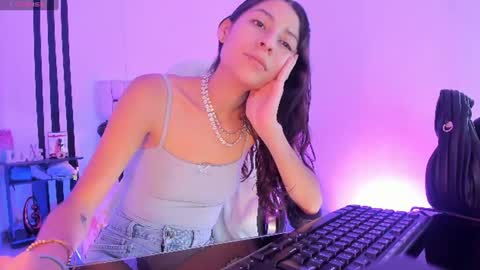 Snapshot of gorgeous_t chatting on June 2026 07:29:01 PM i am Jessi I love animals and drawing I hope to get along with everyone. XOXO online show from June 2026 07:29:01 PM