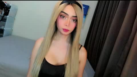 Snapshot of gorgeoustransgirl chatting on May 2026 08:17:01 PM Emmy online show from May 2026 08:17:01 PM