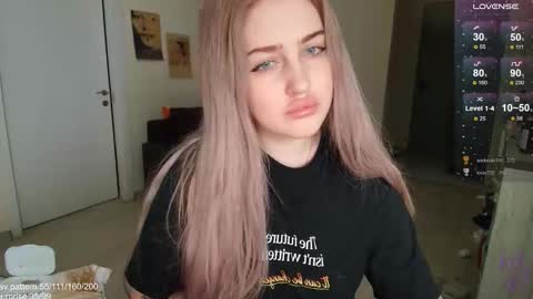 traumfrau Kira angel face devil eyes I SELL A LOT VIDEO IN GALLERY online show from February 2026 04:15:02 PM