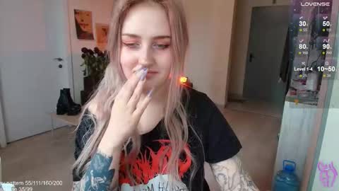 traumfrau Kira angel face devil eyes I SELL A LOT VIDEO IN GALLERY online show from February 2026 09:29:02 AM