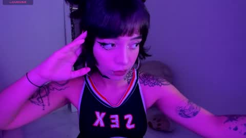 Snapshot of gothv chatting on May 2026 05:08:01 PM Violet online show from May 2026 05:08:01 PM