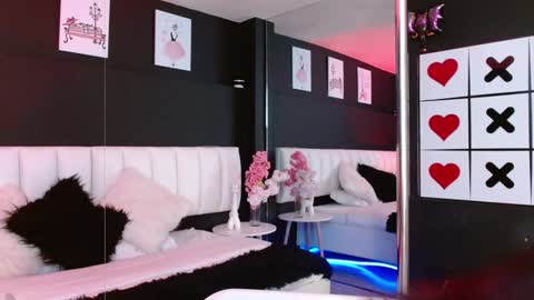 Meredith Alessandra online show from January 2025 04:30:01 AM