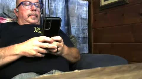 granitebuckeye1969 online show from October 2025 12:02:01 AM