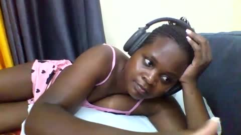 Snapshot of grannylover_ chatting on December 2025 06:28:01 PM grannylover_ online show from December 2025 06:28:01 PM