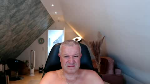 grau197077 online show from June 2026 10:05:02 AM