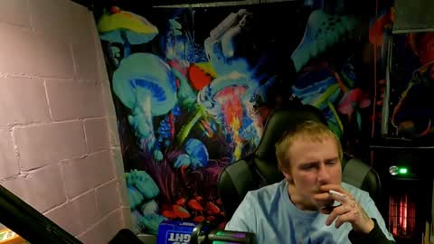 Snapshot of greenlungs8195 chatting on December 2024 09:39:01 AM Greenlungs8195 online show from December 2024 09:39:01 AM