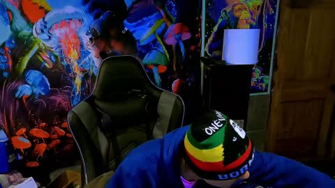 Snapshot of greenlungs8195 chatting on February 2025 09:13:02 AM Greenlungs8195 online show from February 2025 09:13:02 AM