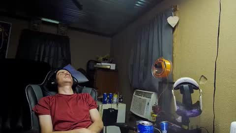 Snapshot of greenlungs8195 chatting on October 2025 07:03:01 PM Greenlungs8195 online show from October 2025 07:03:01 PM