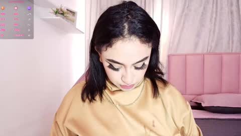 Snapshot of greennbella chatting on January 2025 07:17:02 PM online show from January 2025 07:17:02 PM