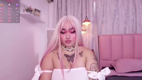 Snapshot of greennbella chatting on February 2025 07:16:01 PM online show from February 2025 07:16:01 PM