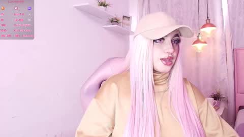 Snapshot of greennbella chatting on February 2025 07:10:02 PM online show from February 2025 07:10:02 PM