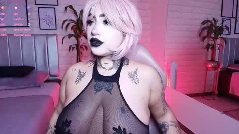 Snapshot of greennbella chatting on September 2025 07:14:02 PM online show from September 2025 07:14:02 PM