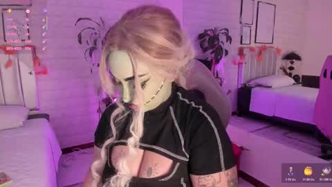 Snapshot of greennbella chatting on October 2025 07:32:01 PM online show from October 2025 07:32:01 PM