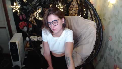 Lina online show from October 2025 07:14:02 PM