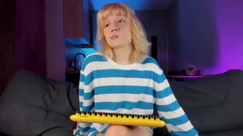 Greg-independent model online show from March 2025 07:36:01 PM